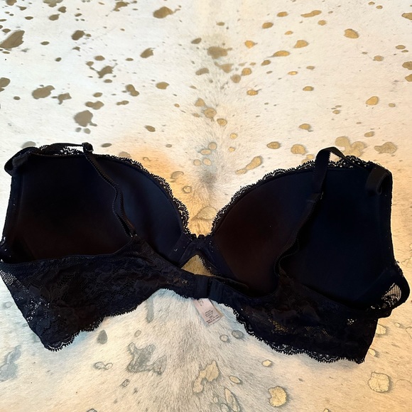 Victoria Secret Bra - Picture 2 of 3